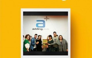 Empleados de Addingplus con las frutas refruiting